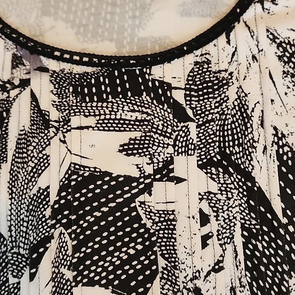 NWOT Cupio Abstract Top/Tunic Small - Picture 5 of 9